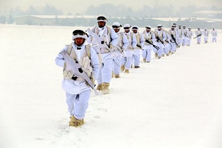 Komandoların nefes kesen kış eğitimi
