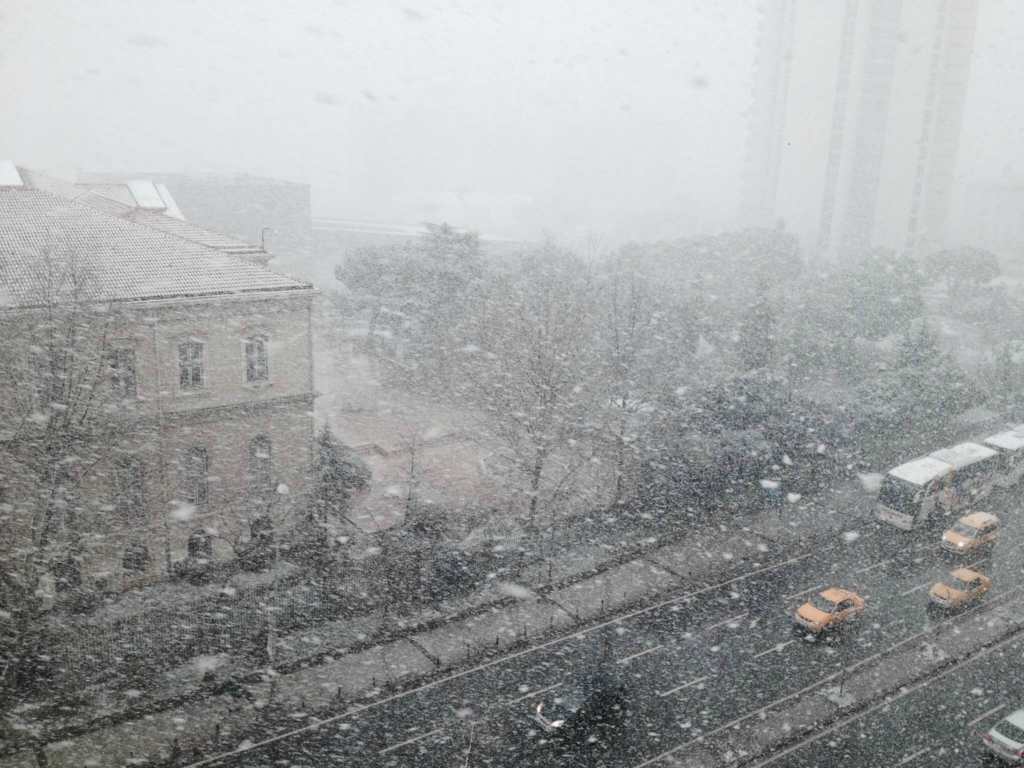 İstanbul'da göz gözü görmüyor!