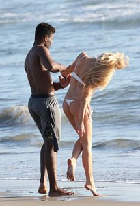 İşte Charlotte McKinney'nin tatilinden kareler...
