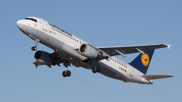 Düşen uçak Airbus 320 modelinin görüntüleri

