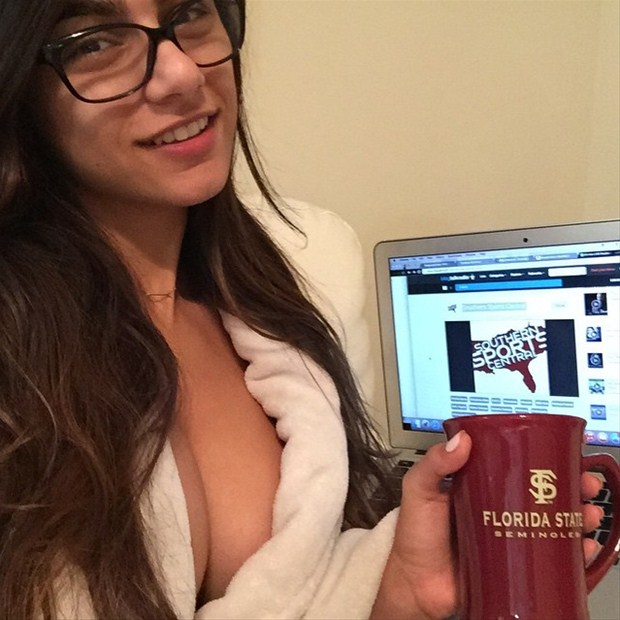 Yetişkin film yıldızı Mia Khalifa özür diledi