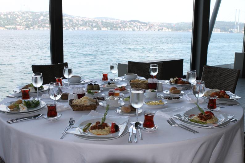 İstanbul'da iftar ne kadar 2015
