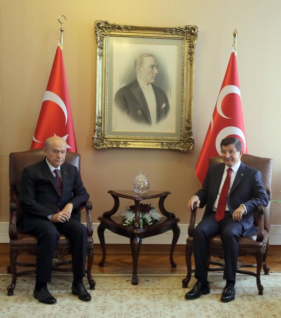 Davutoğlu - Bahçeli görüşmesinden kareler