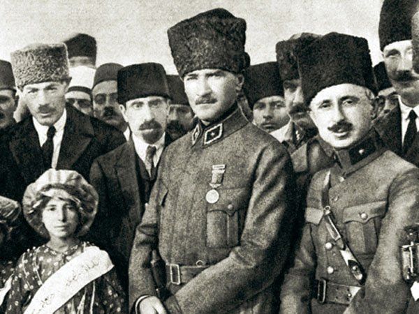 Atatürk'ün  az bilinen resimleri 