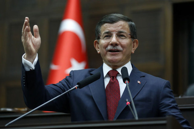 Davutoğlu gözyaşlarını tutamadı!