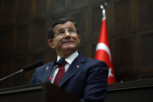 Davutoğlu gözyaşlarını tutamadı!