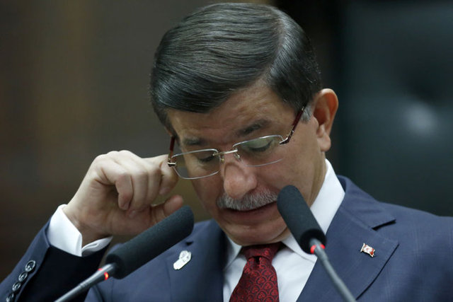 Davutoğlu gözyaşlarını tutamadı!