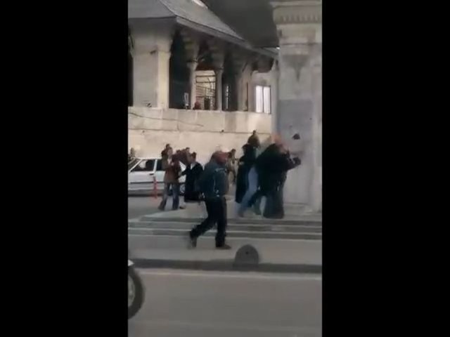 Polis, yaşlı adamın parasını bu notla kurtardı!