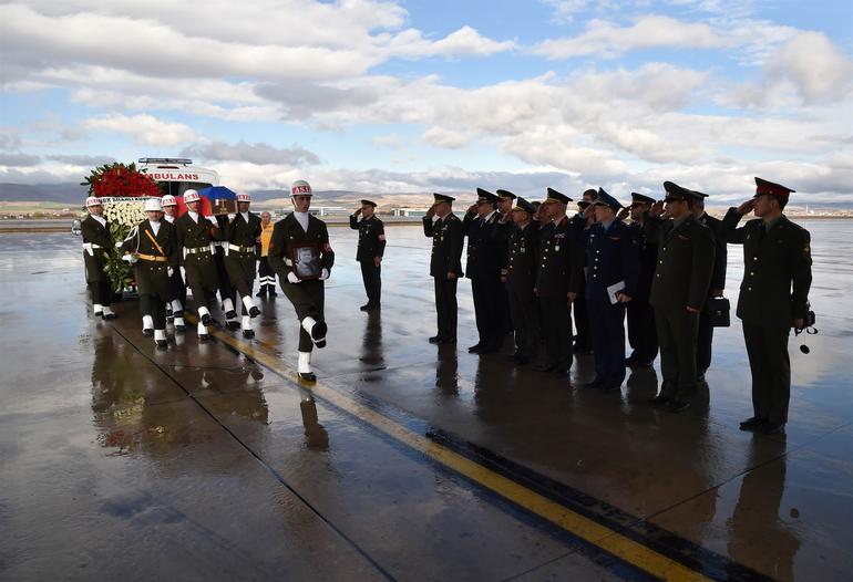 TSK'dan Rus pilota çelenkli uğurlama