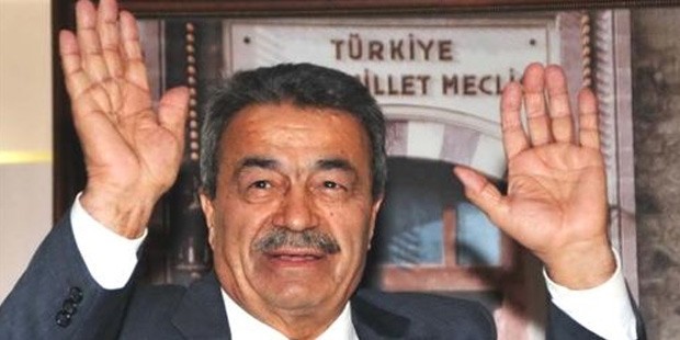 Kamer Genç kimdir