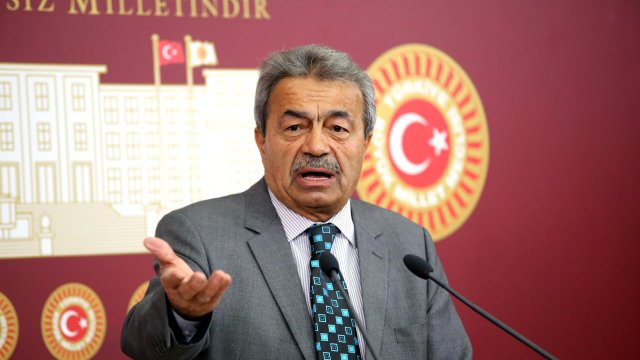 Kamer Genç kimdir