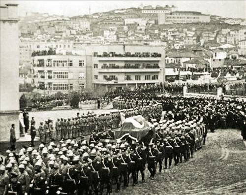 Atatürk'ün cenaze töreninden fotoğraflar